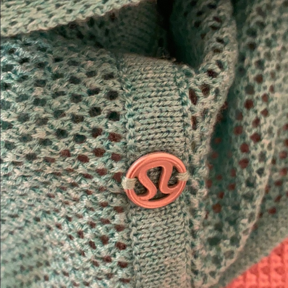 Lululemon Infinity Scarf - Picture 4 of 4